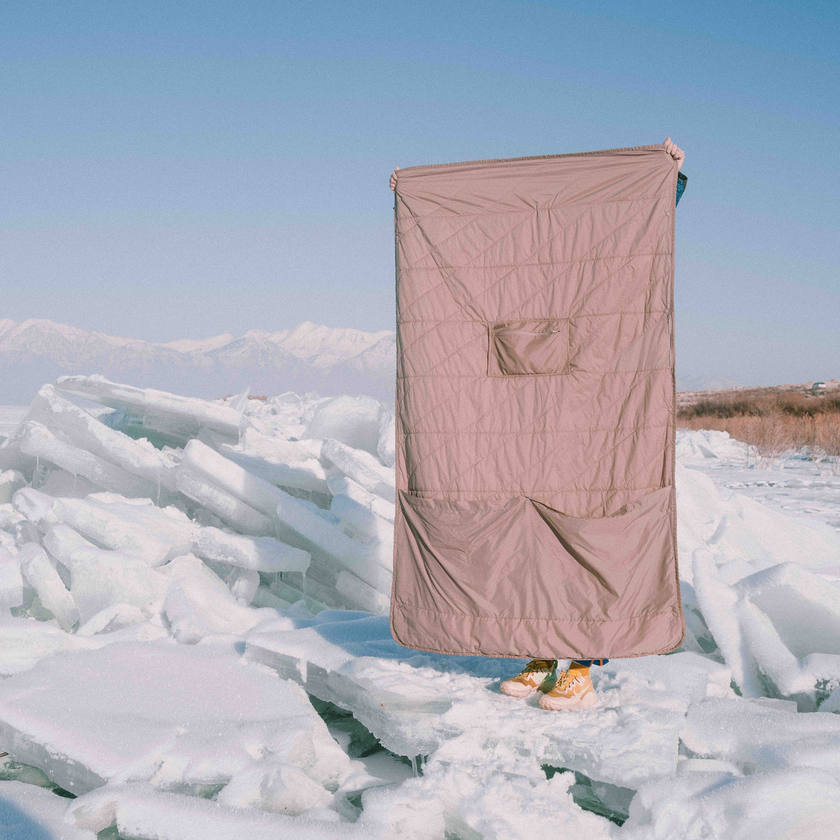 Layover™ Travel Blanket - Packable & Puffy | Quartz